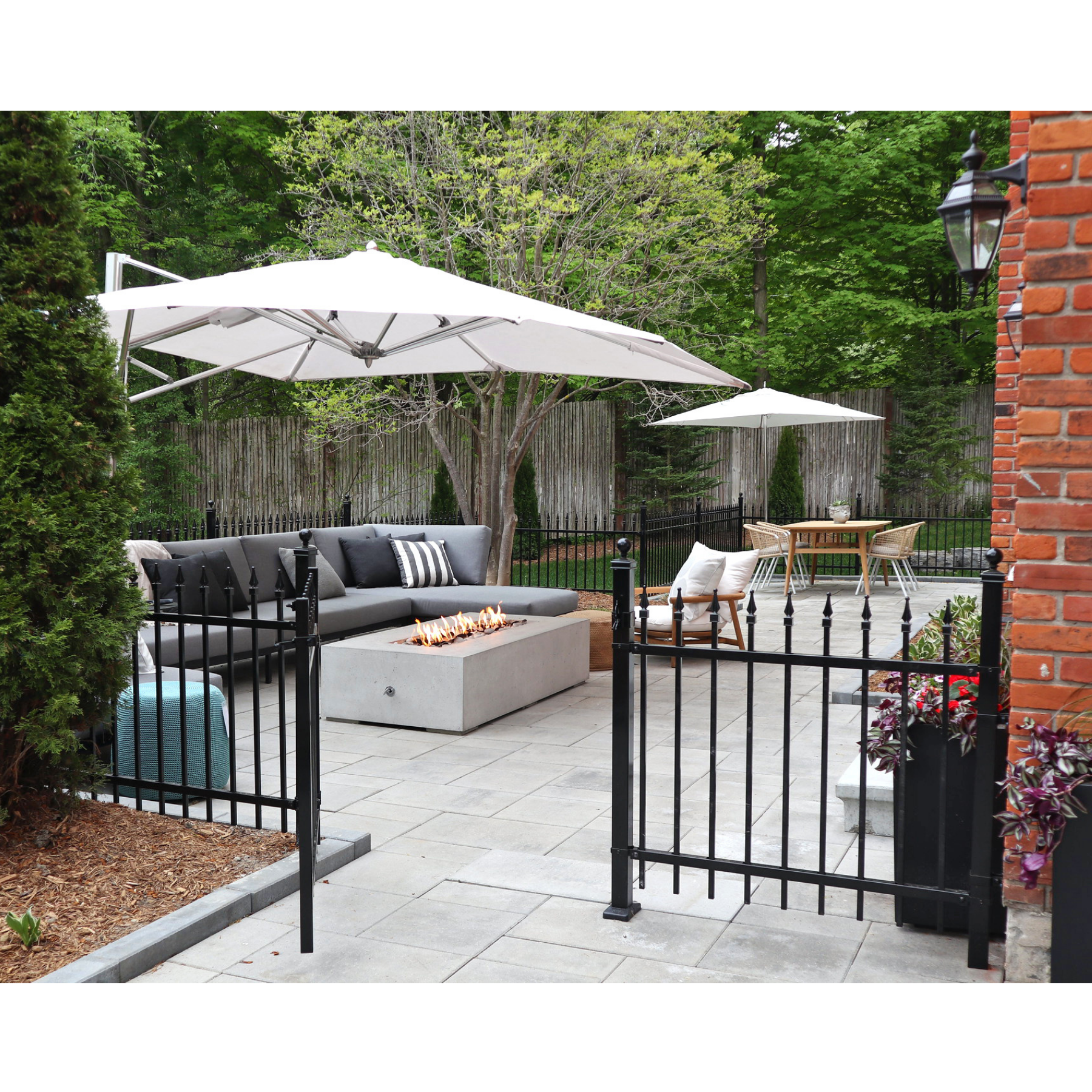 Tuuci Ocean Master Max 10' x 14' Cantilever Umbrella