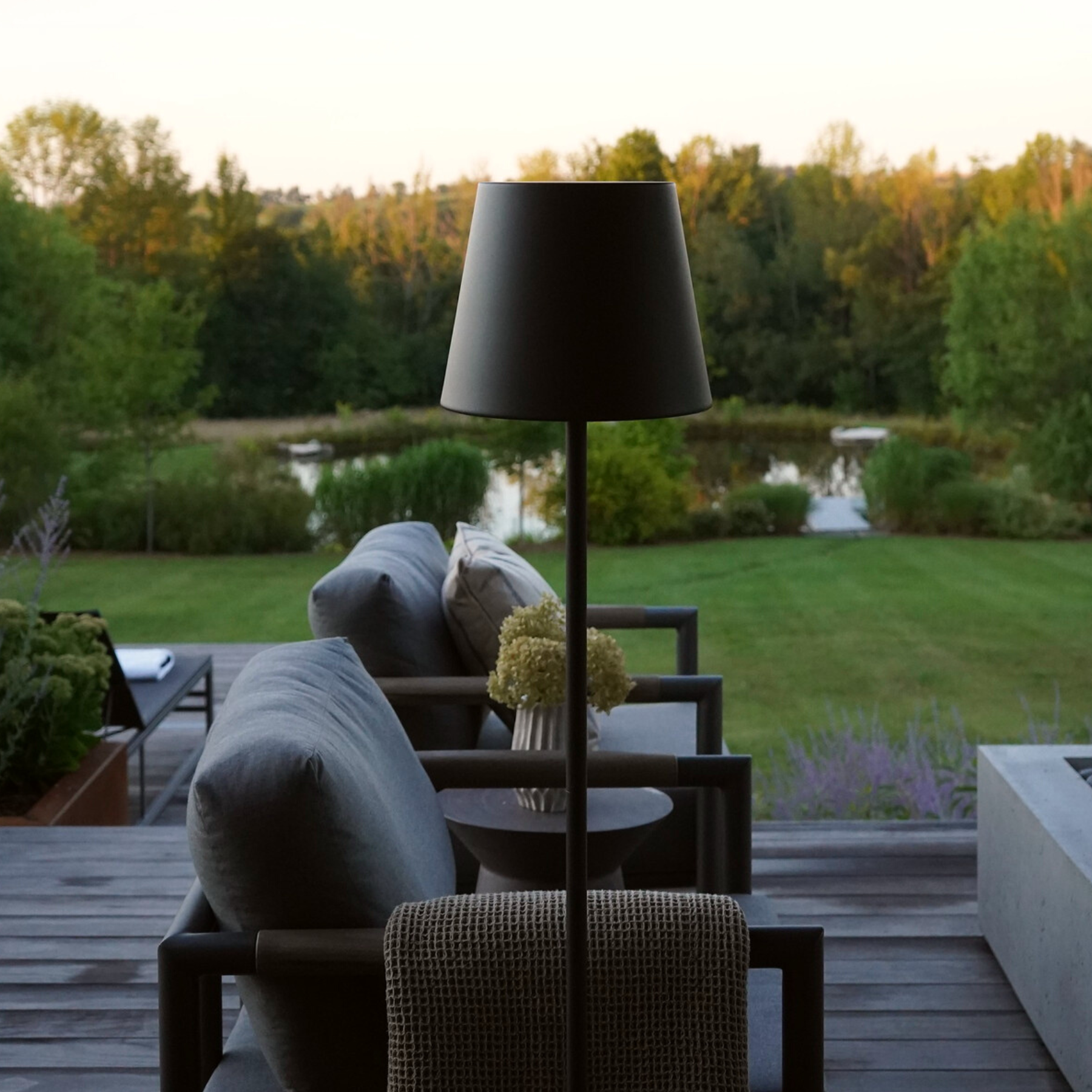 Poldina Pro Cordless In/Out Floor Lamp