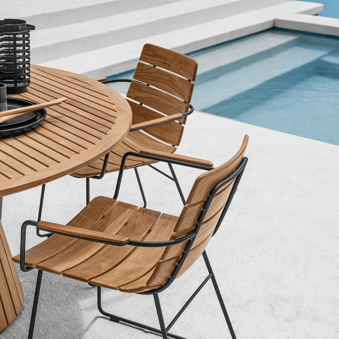 Gloster Whirl 59" Round Teak Dining Table