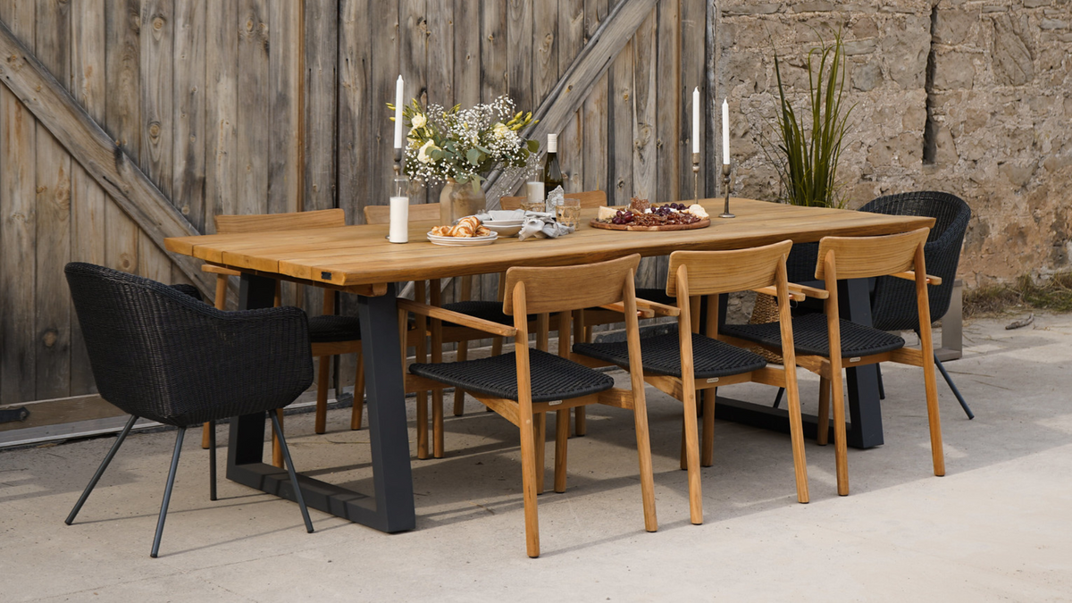 Outdoor Dining Furniture