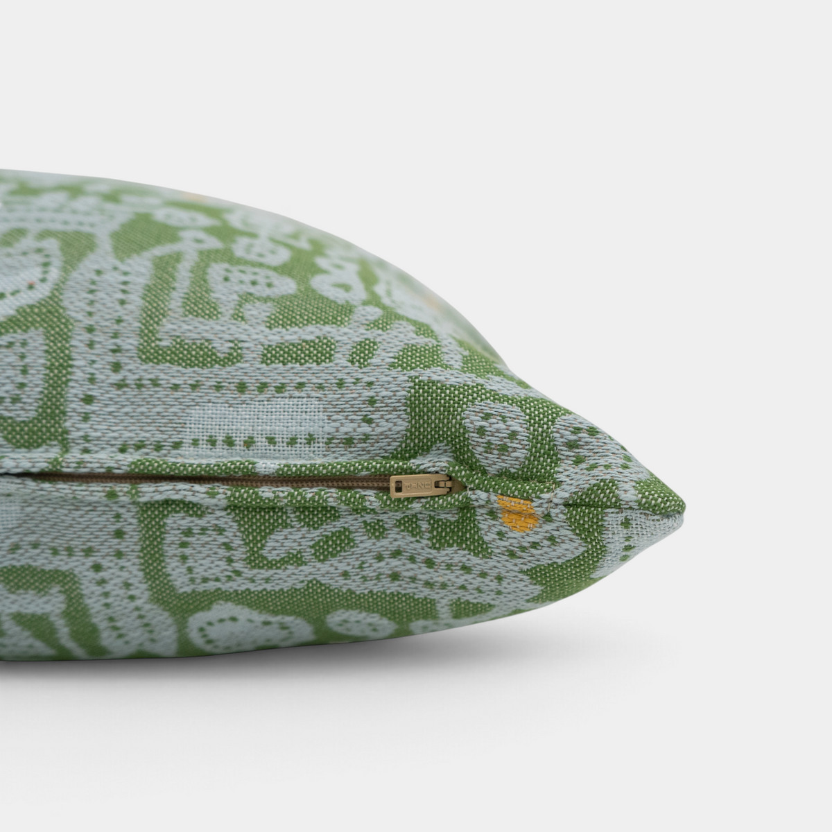 Grasshopper 20" Outdoor Toss Cushion