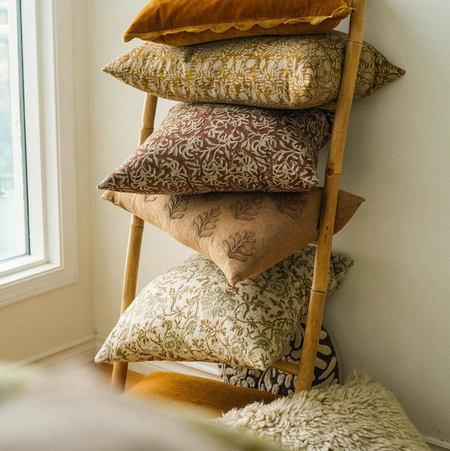 Grove Linen Kidney Pillow - Mink