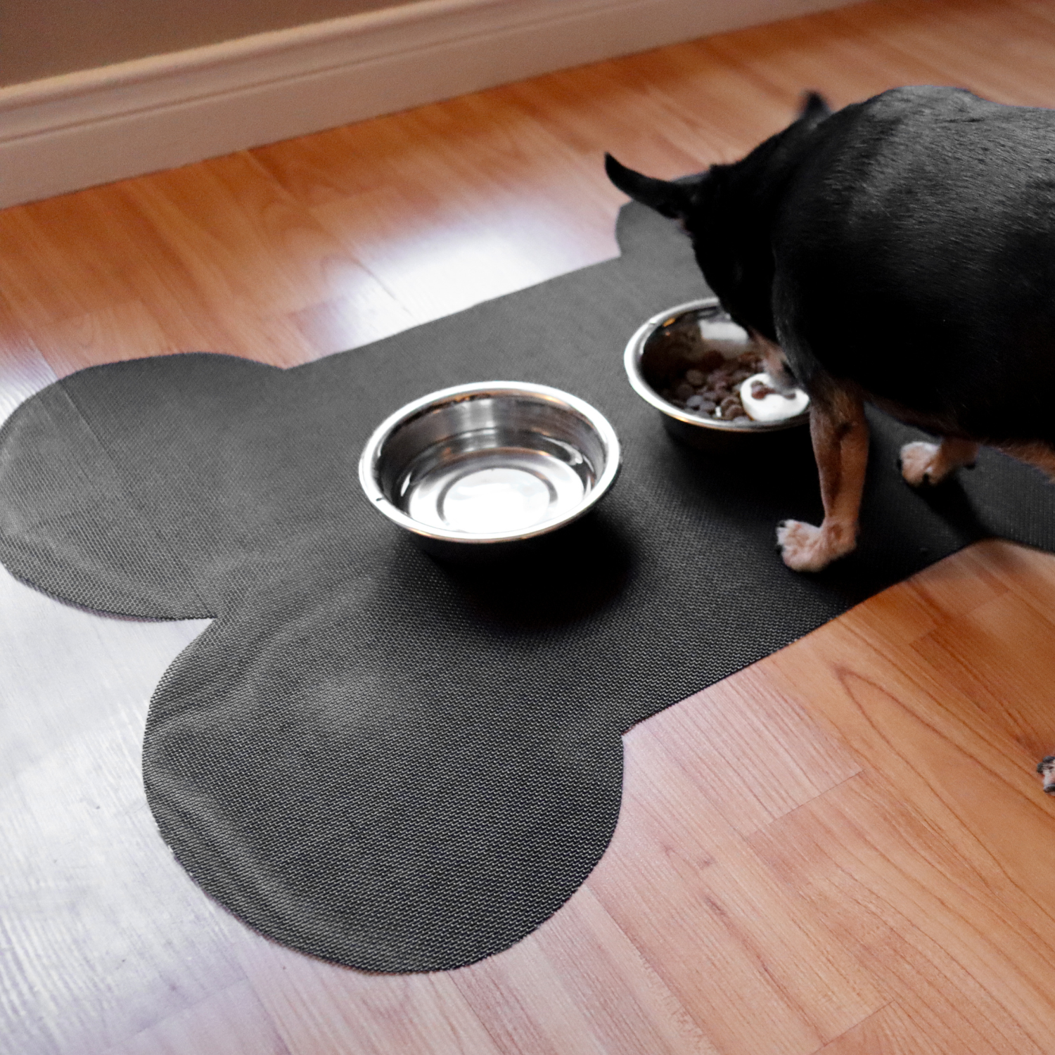 Black Dog Bone Pet Mat