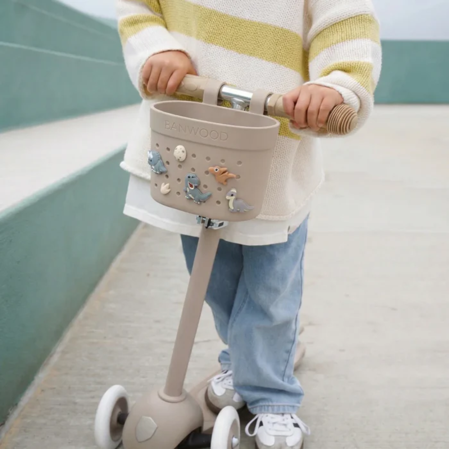 Kids Pin & Ride Basket Sand