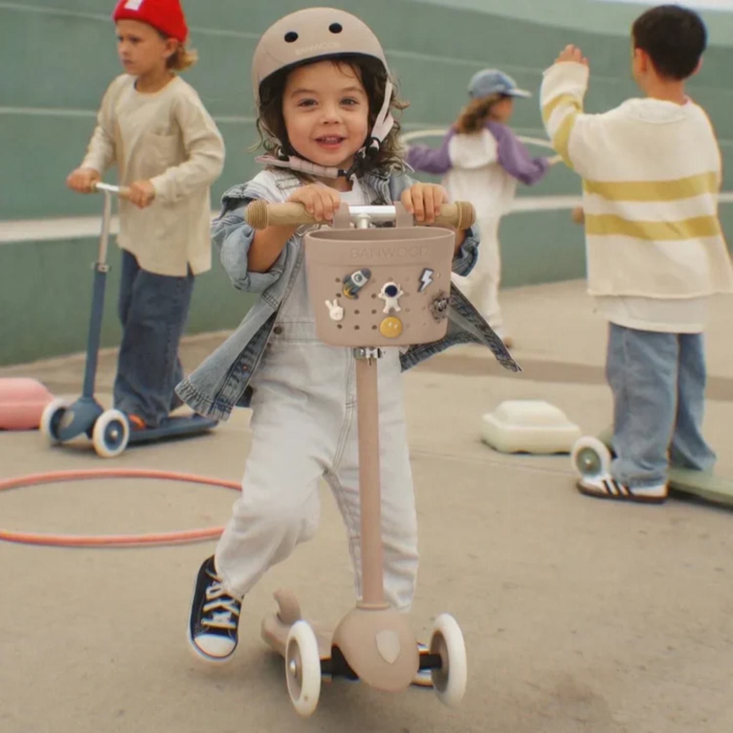 Kids Pin & Ride Basket Sand