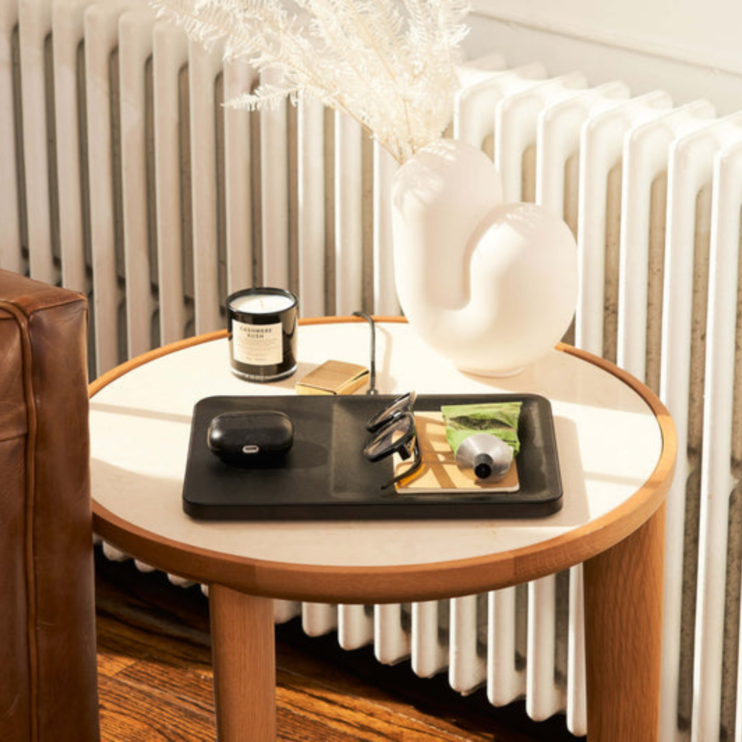 Magnetic Wireless Charger Tray - Ash Leather