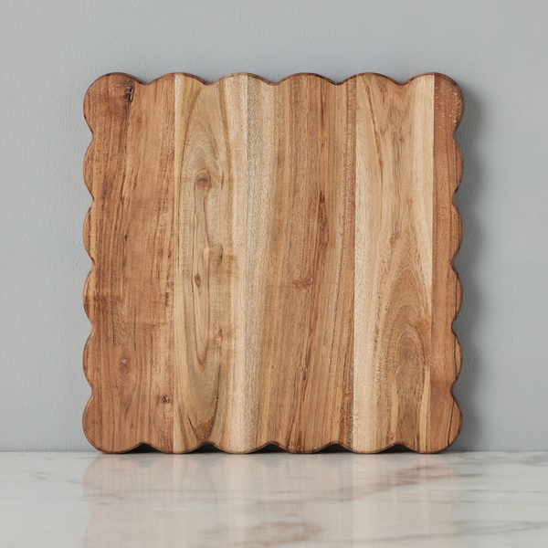 Scalloped Square Cutting Board