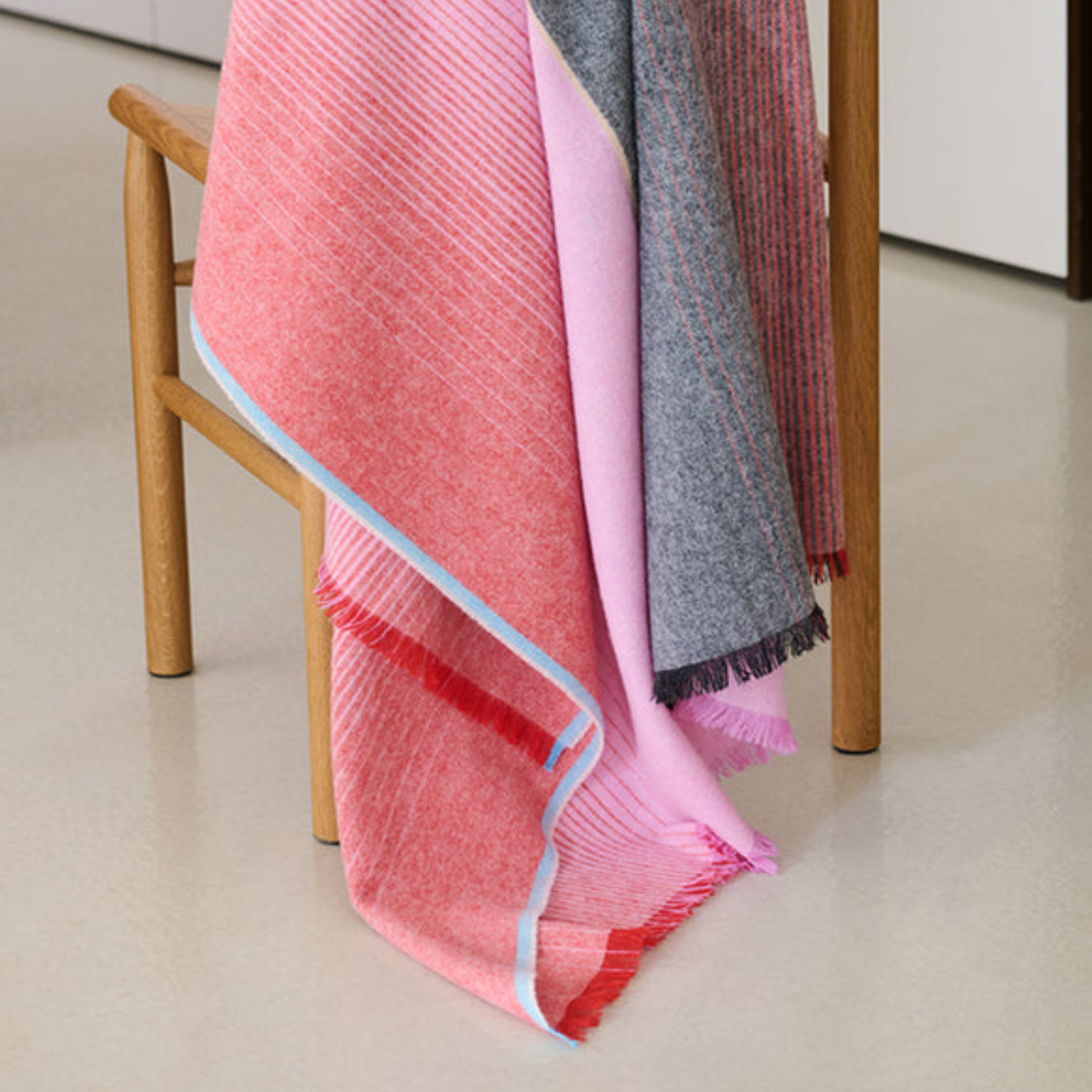 Graphic Red/Pink Wool Throw