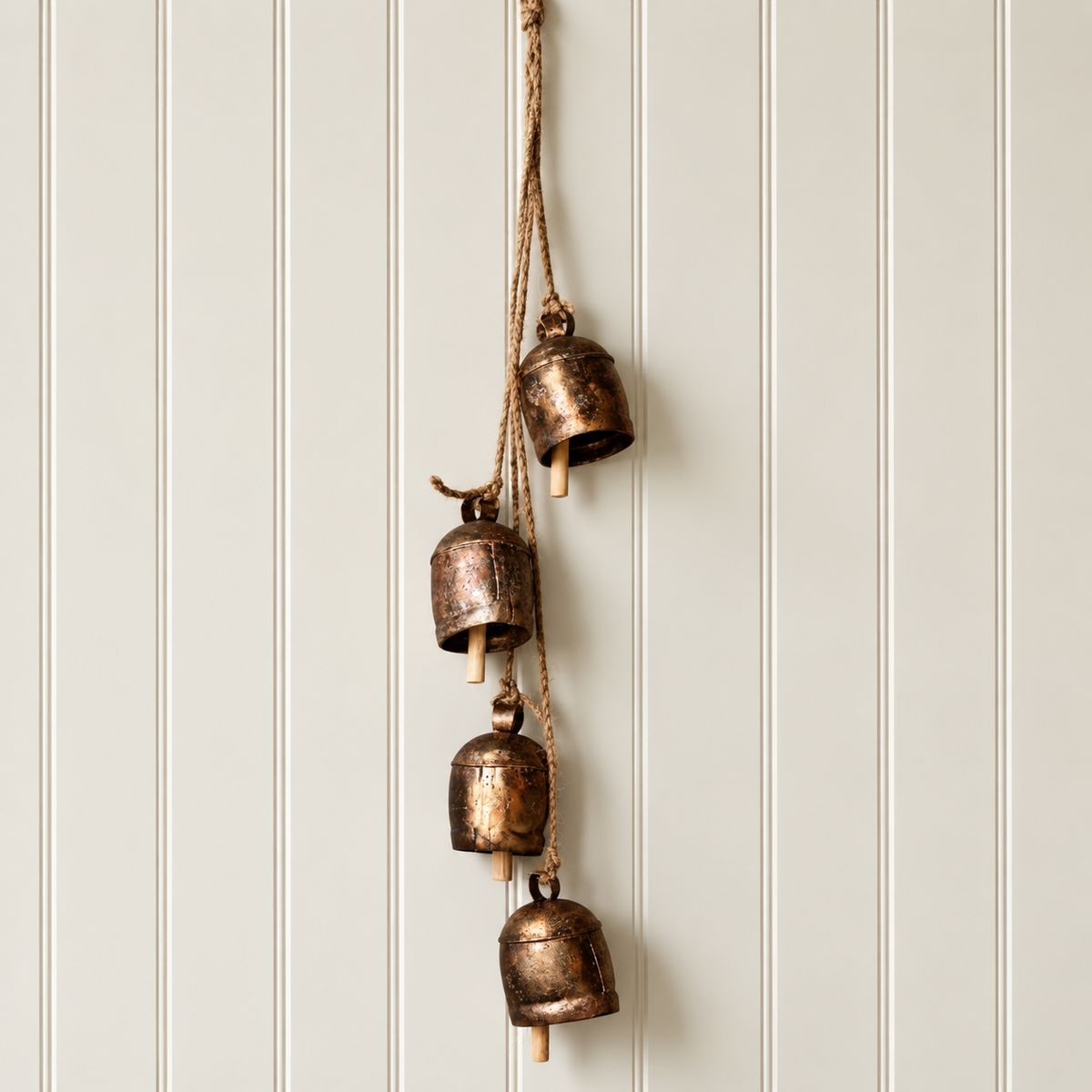 Hearth Jute 32L Bell Garland