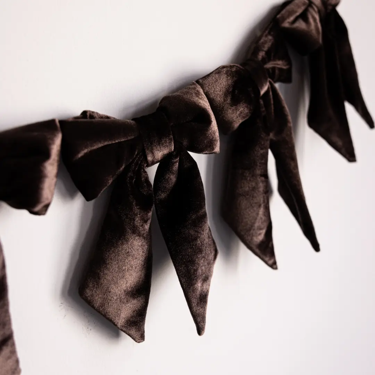 Hot Cocoa Velvet Bow Garland