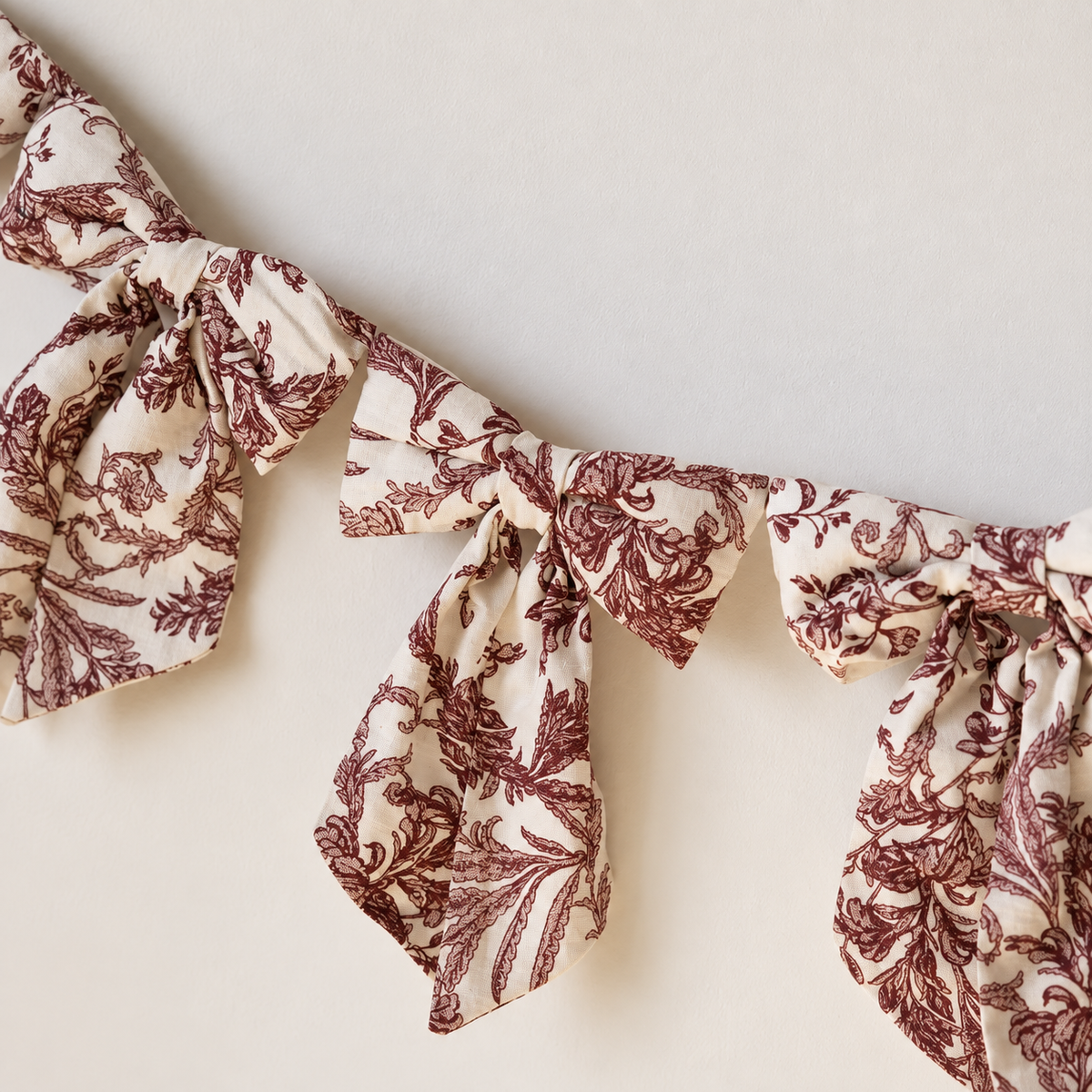 Burgundy Fleur Cotton Bow Garland