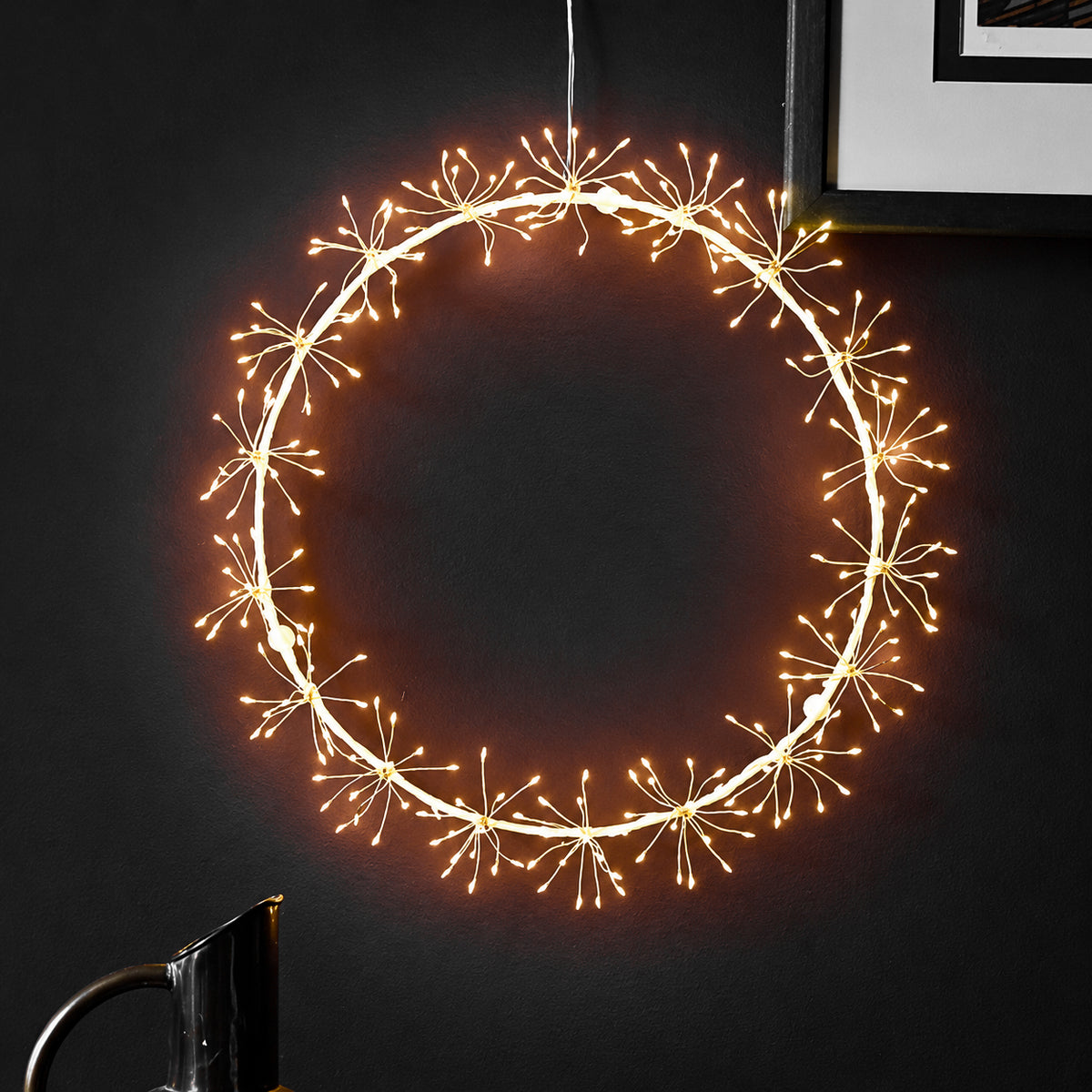 Fireworks Wreath 18D In/Out Light