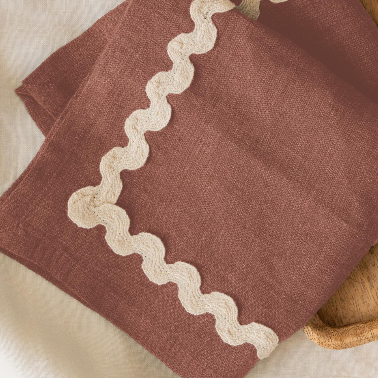 Heirloom Lace Linen Napkin (Set of 2) - Cinnamon Brown
