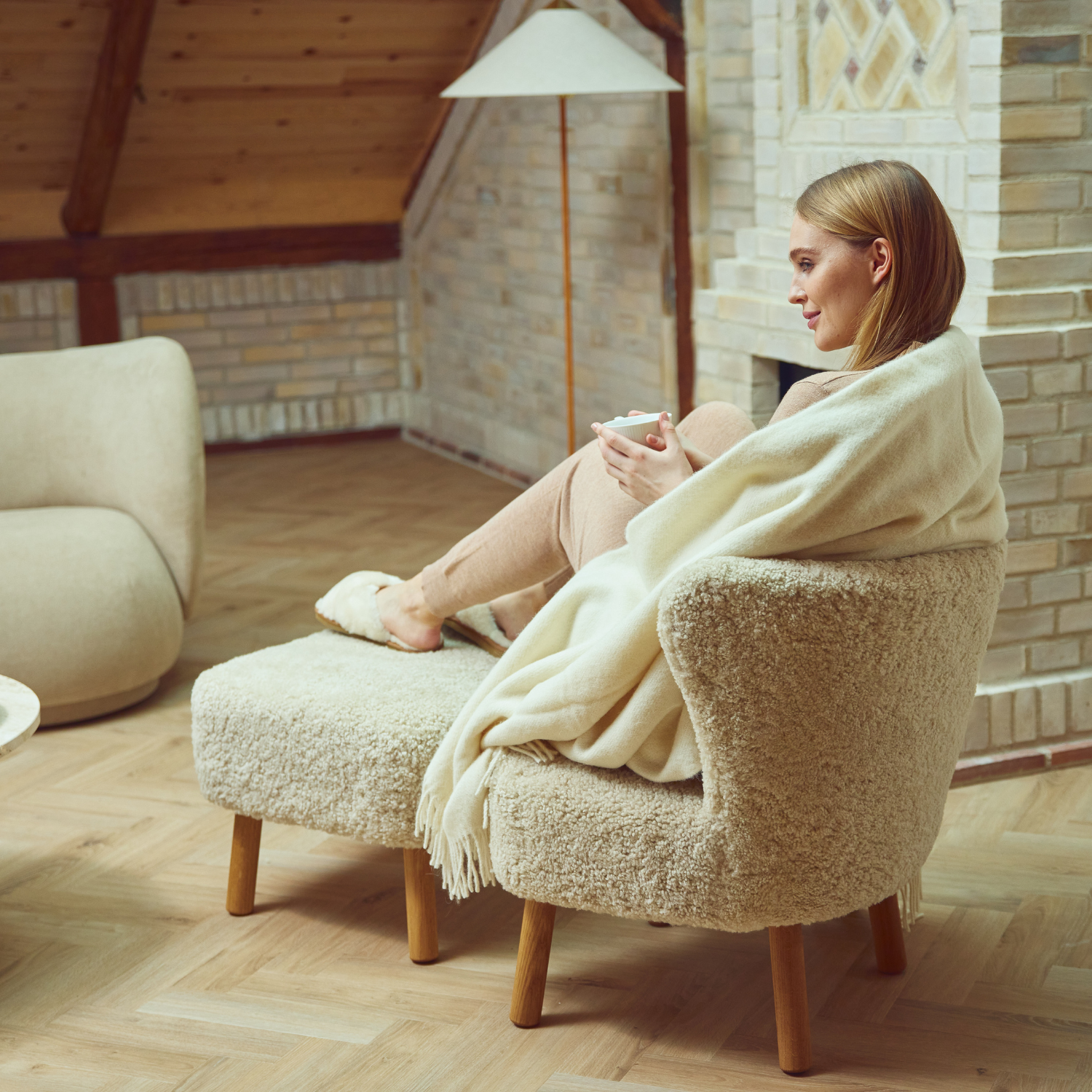 Arlberg Wool Sheepskin Ottoman - Pearl