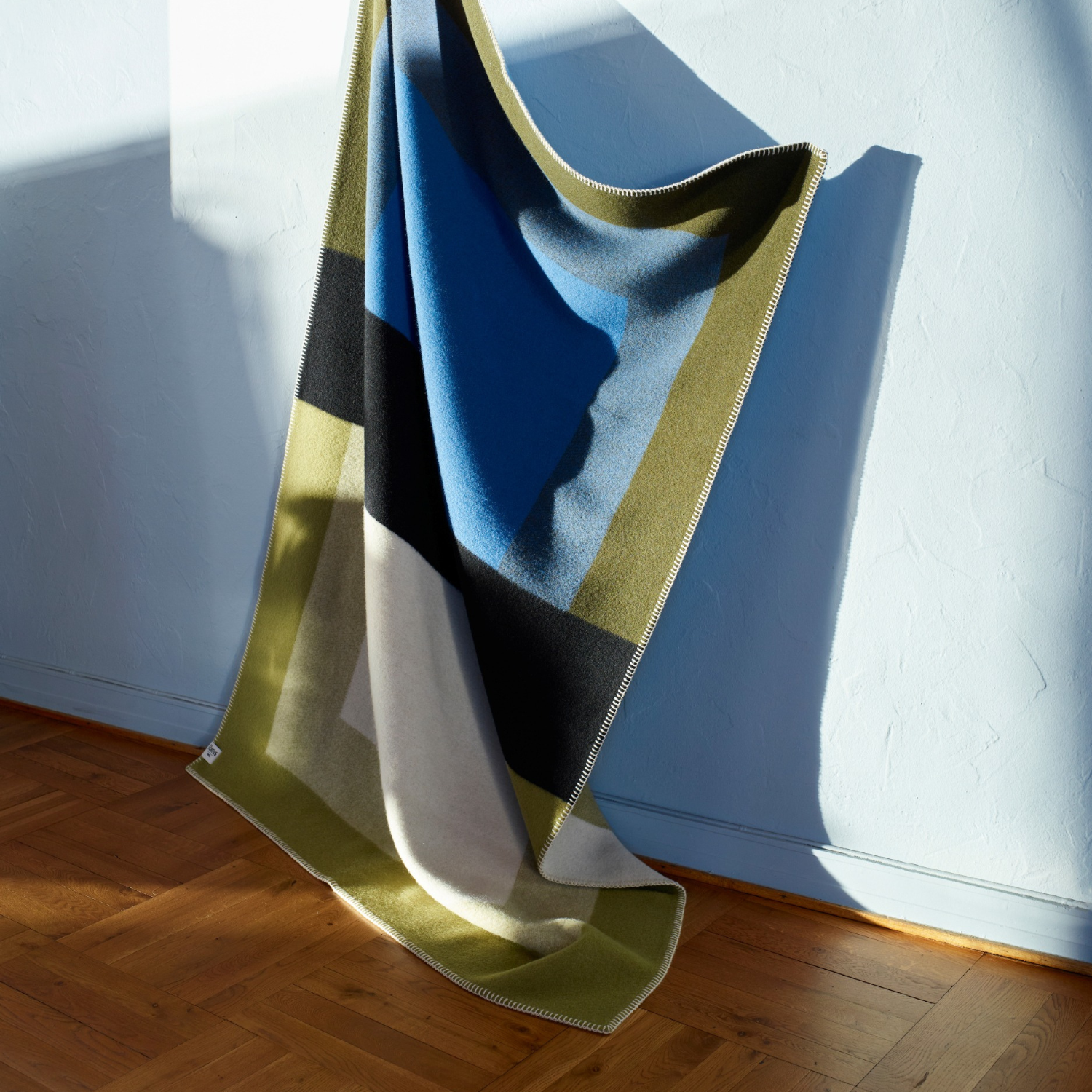 Norwegian Belt Wool Throw Blanket - Olive