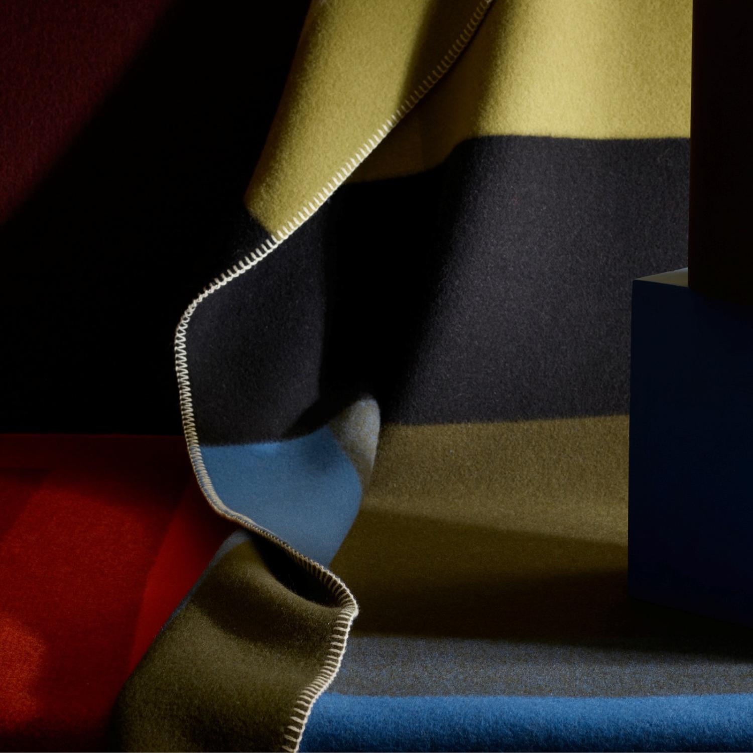 Norwegian Belt Wool Throw Blanket - Olive