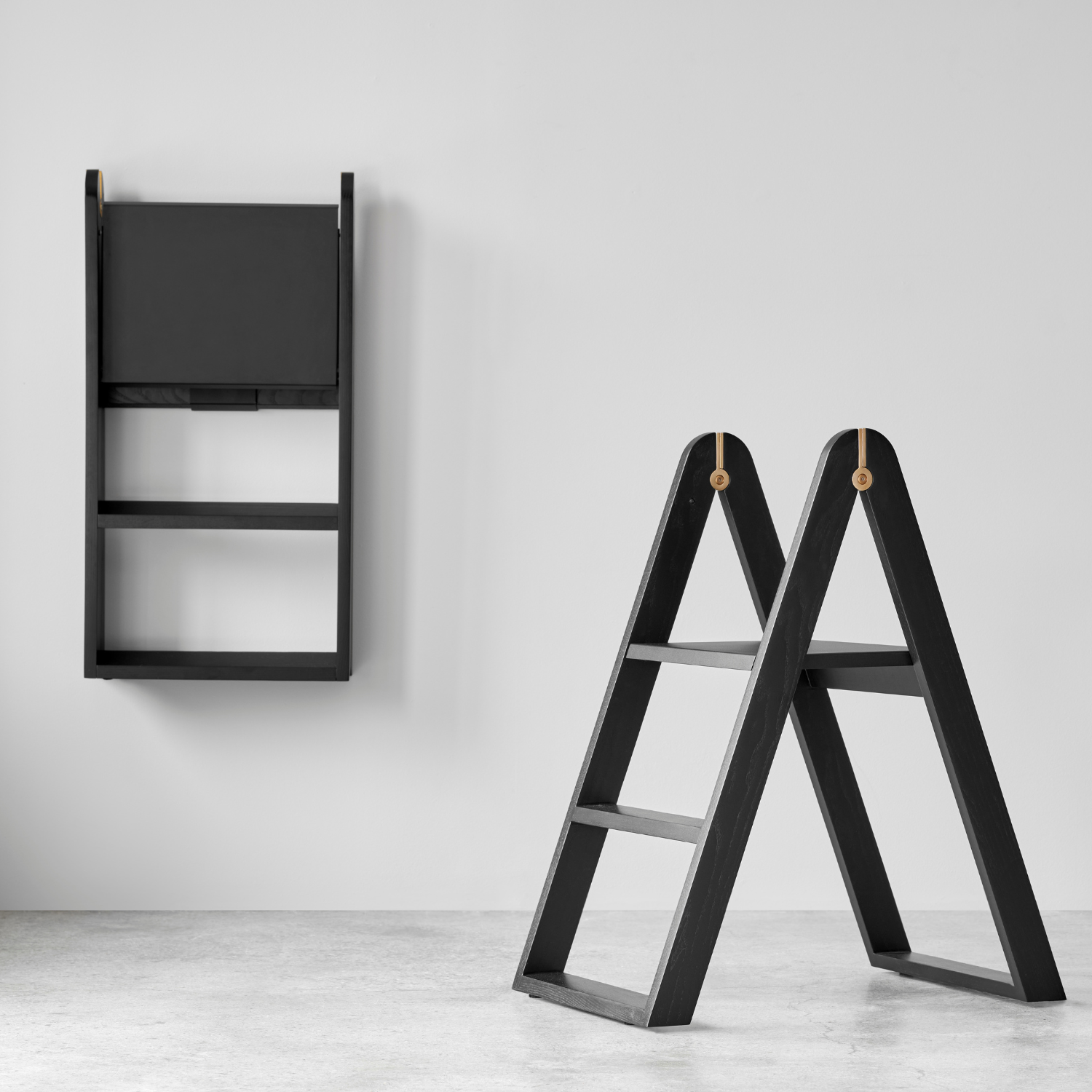 Reach Black 28.5" Step Ladder