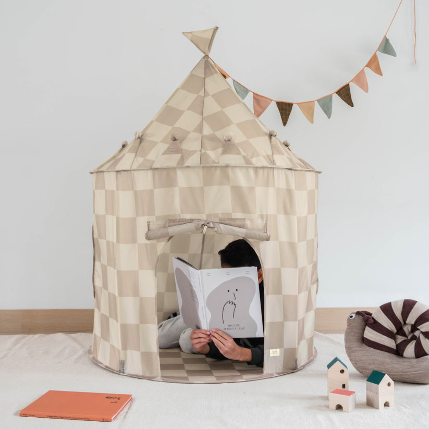Kids Cozy Castle Tent - Checkered Beige