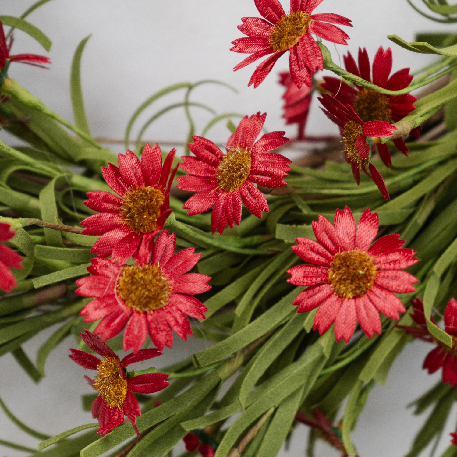 Artificial Rustic Red Daisy 18" Wreath