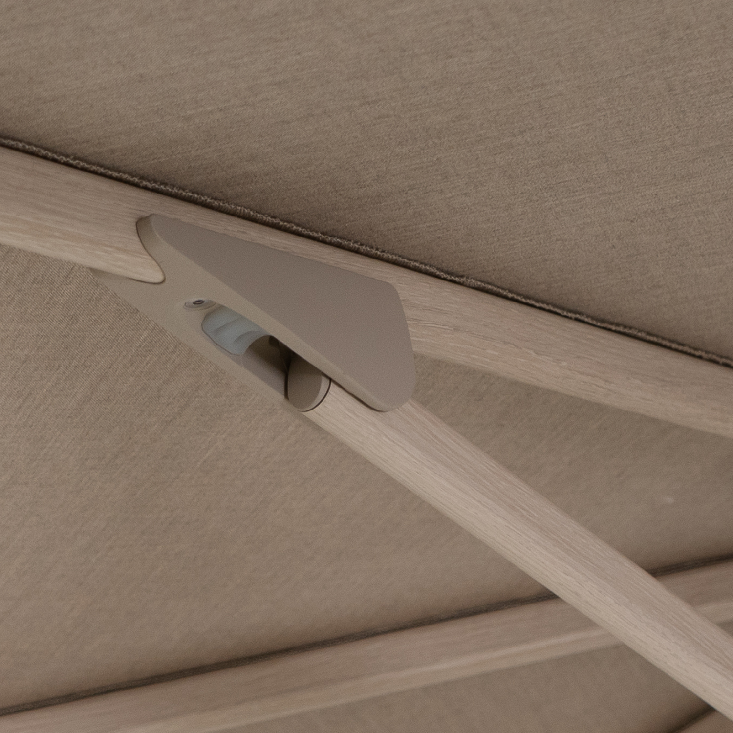 Libra 8' Octagon Market Umbrella with Wave Valance - Oak Frame