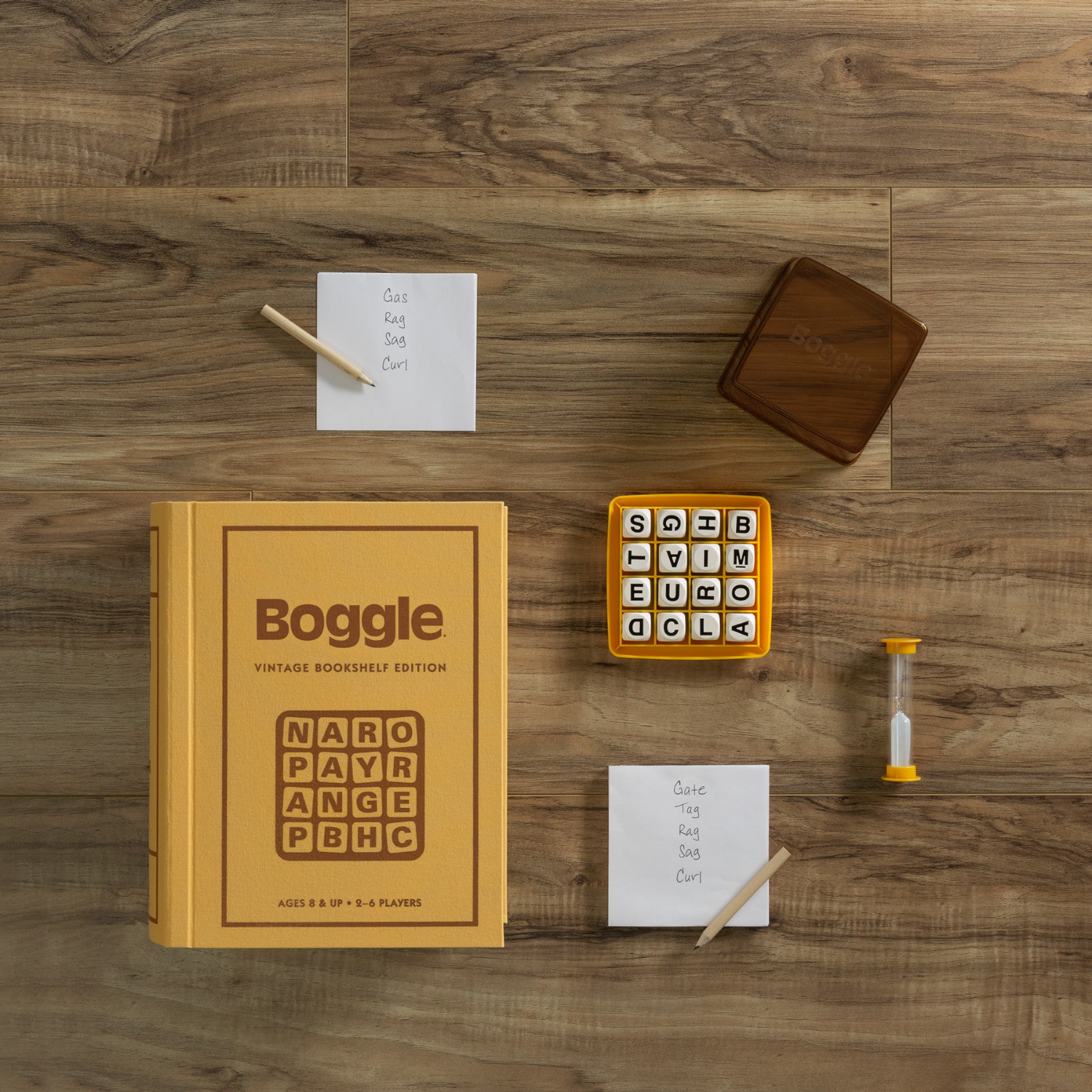 Boggle Vintage Bookshelf  Board Game
