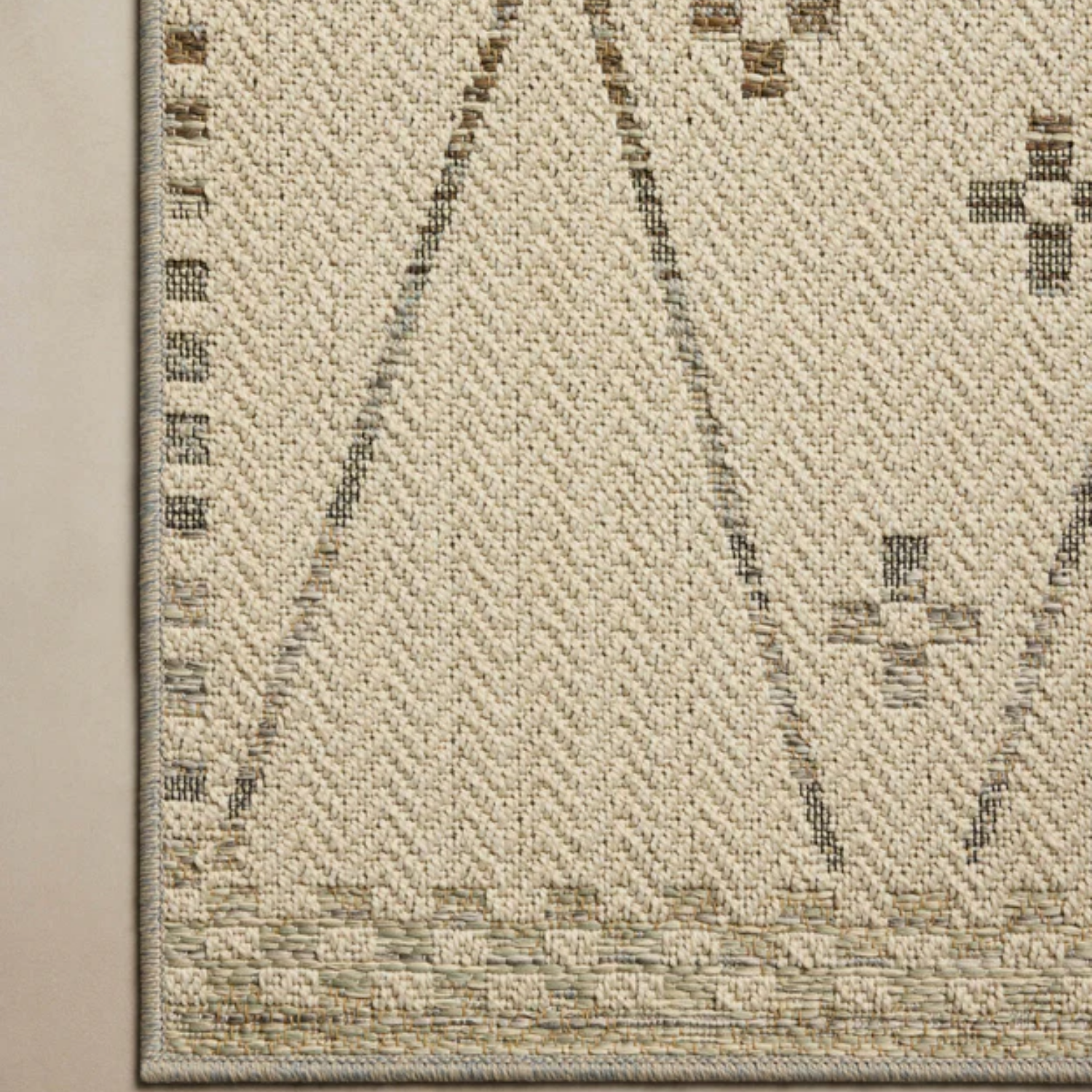 Loloi Saylor Ivory/Pebble Outdoor Rug