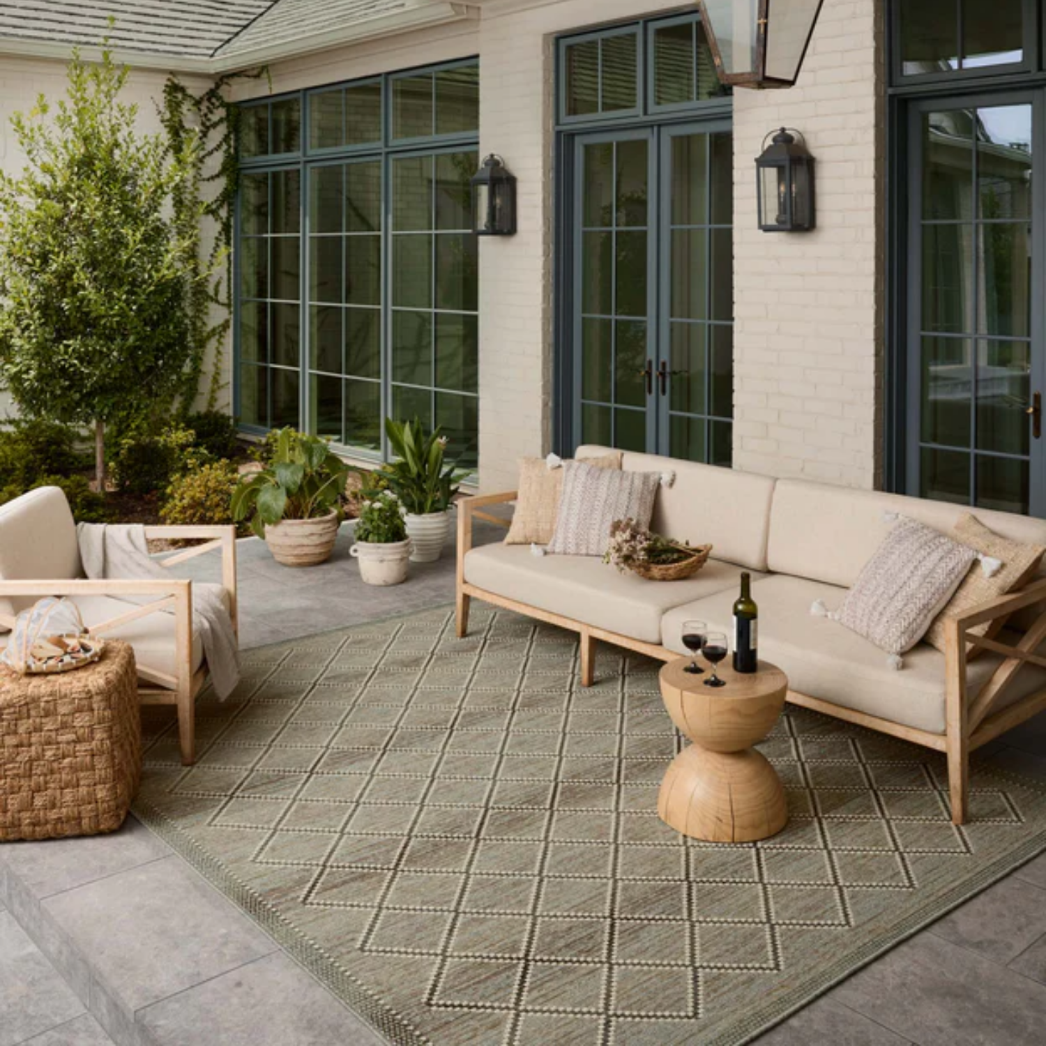 Loloi Saylor Stone/Ivory Outdoor Rug