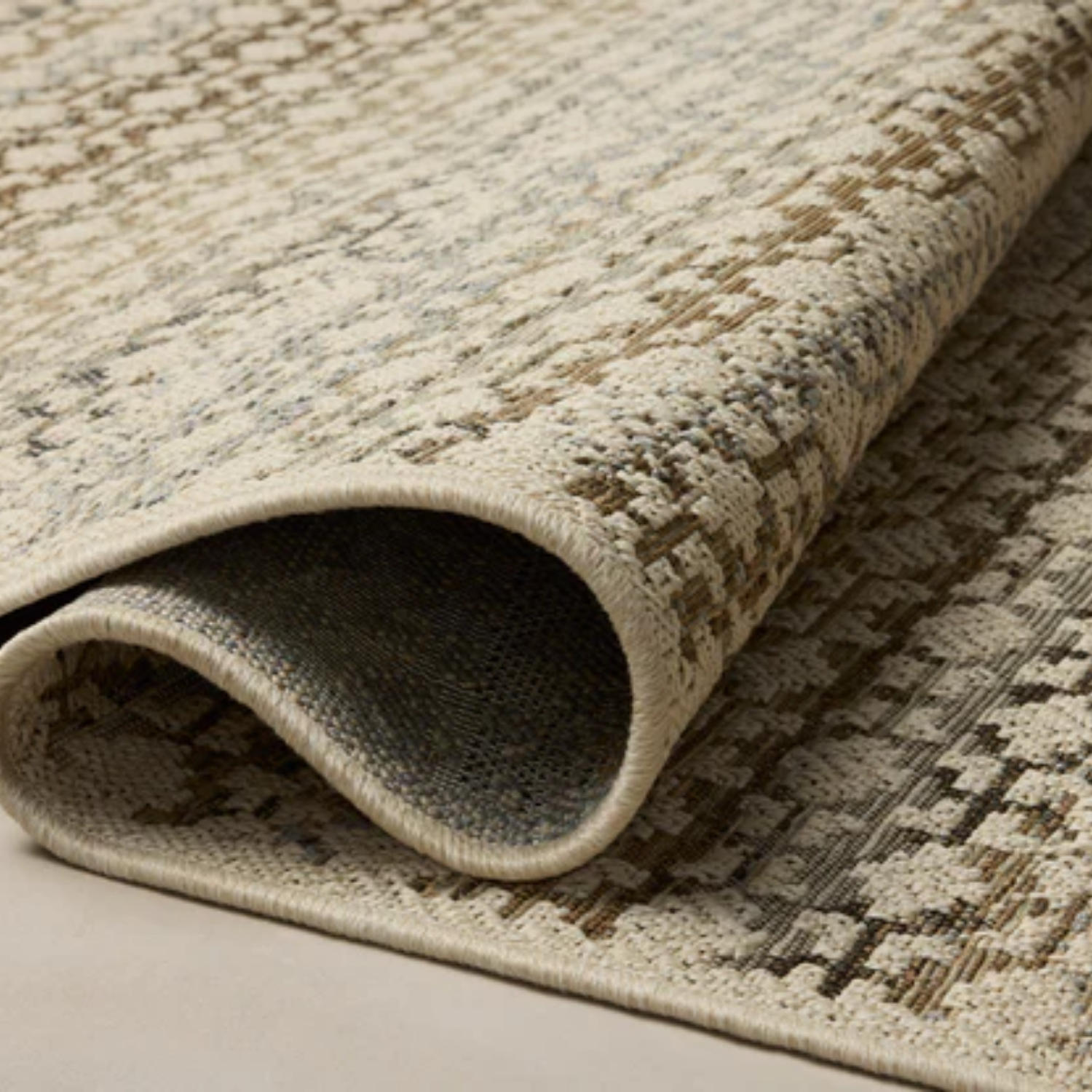 Loloi Saylor Ivory/Multi Outdoor Rug