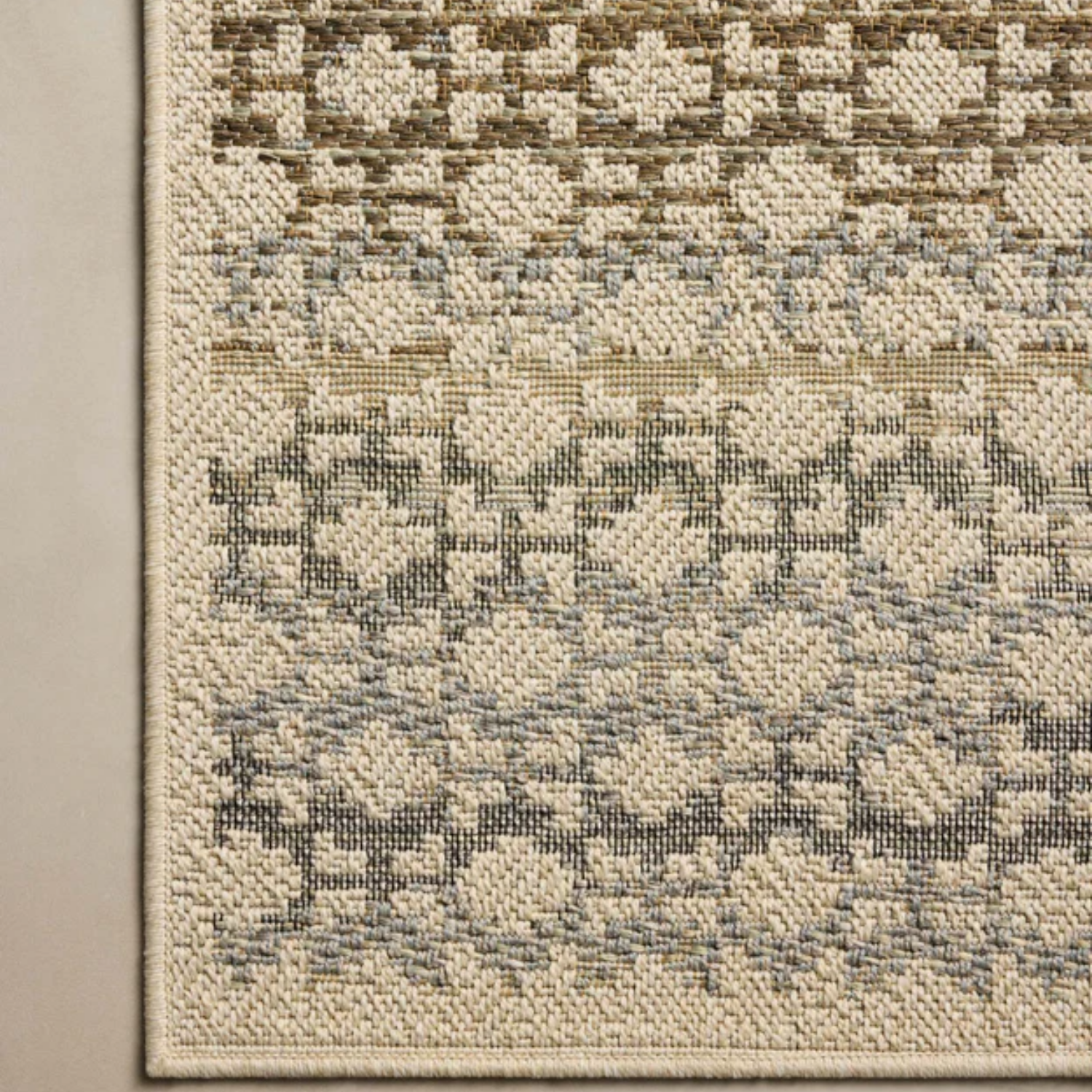 Loloi Saylor Ivory/Multi Outdoor Rug