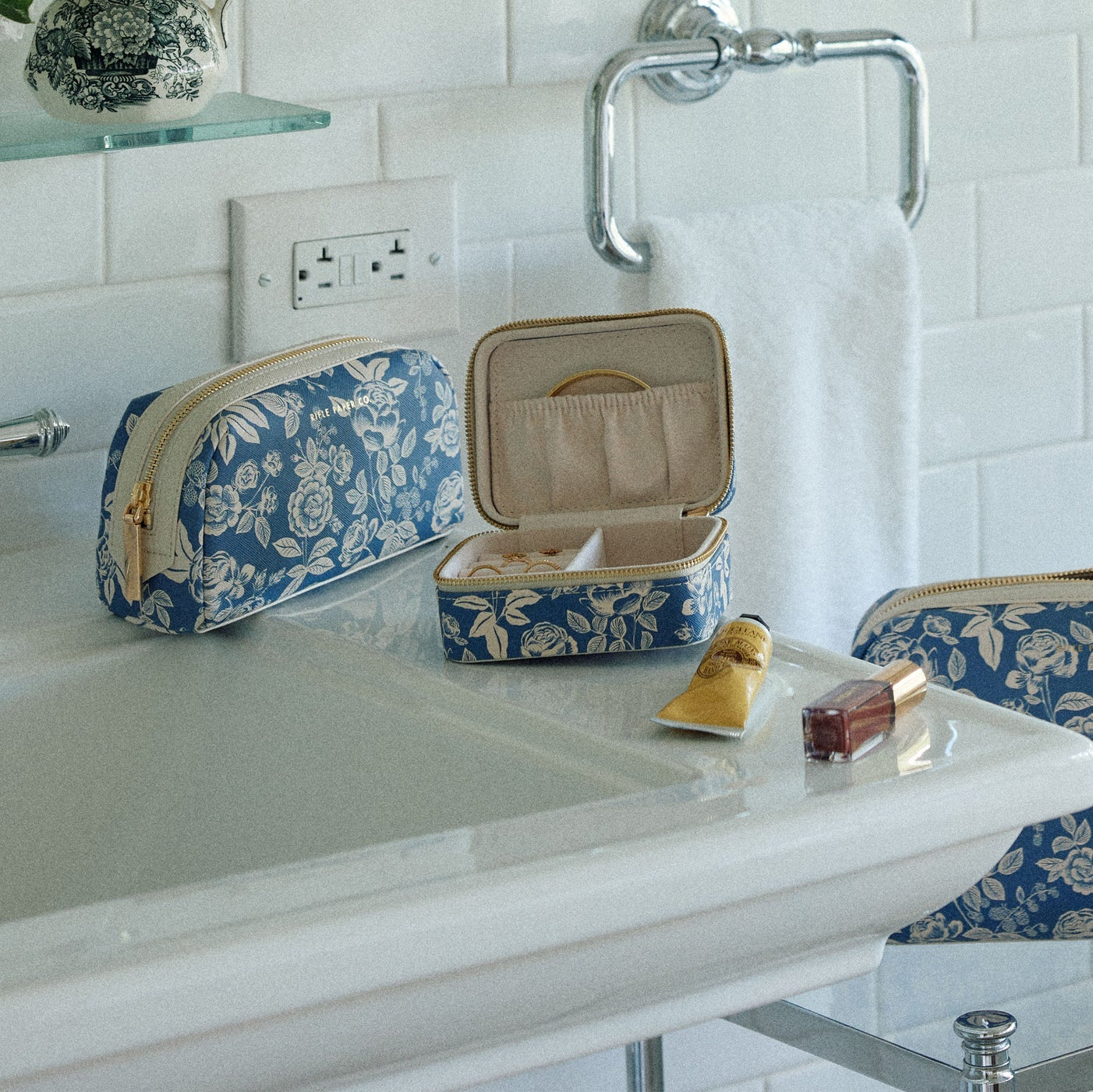 English Rose Cosmetic Bag