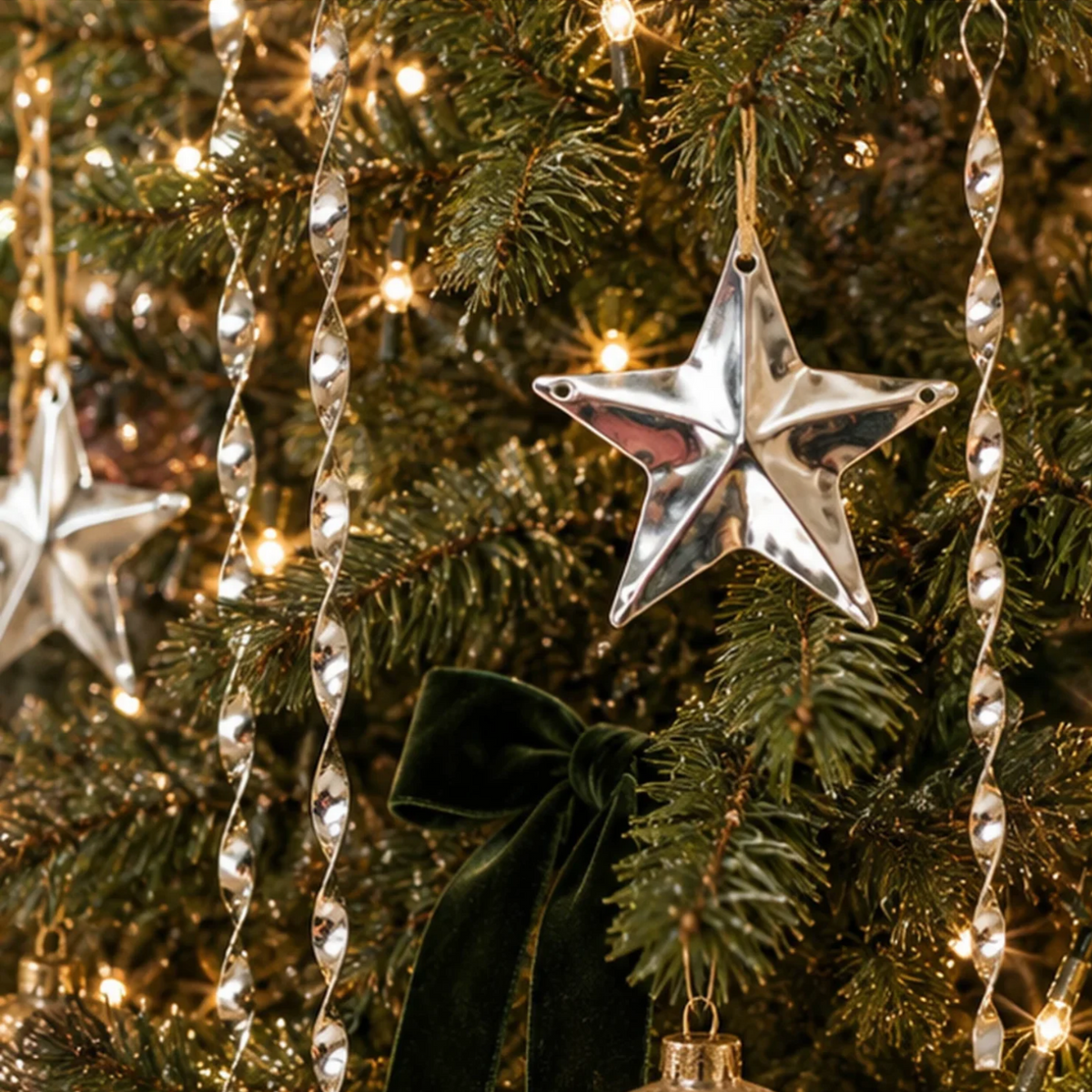 Starry & Bright Victorian Ornaments Set (Set of 70)